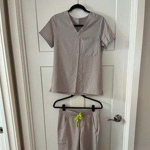 FIGS Scrub Set, XS Catarina Top, XS Petite Zamora Bottom, Cement